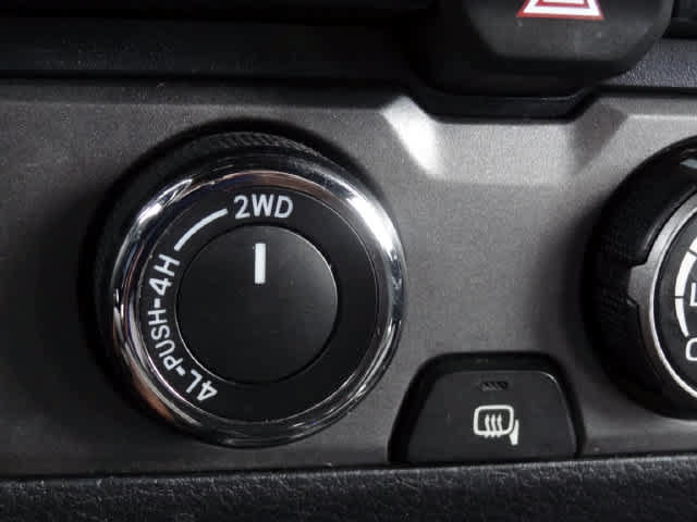 Used 2019 Toyota Tacoma TRD Off-Road w/ Technology Package AWD/4WD image 10
