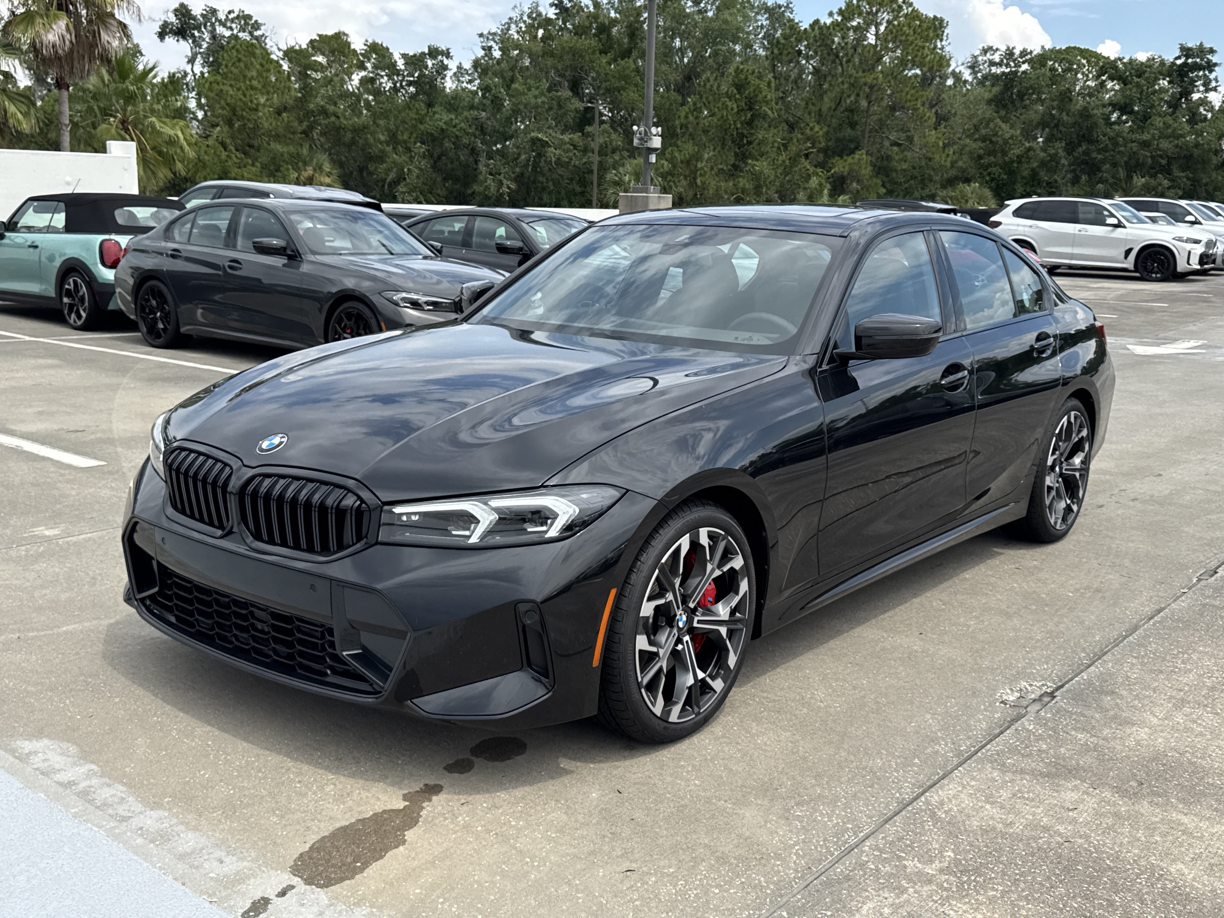 New 2026 BMW 330i Sedan w/ M Sport Package RWD image 3