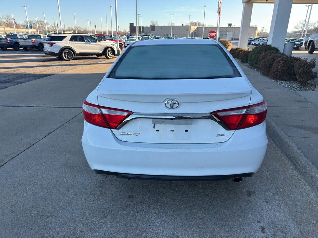 Used 2017 Toyota Camry SE image 6