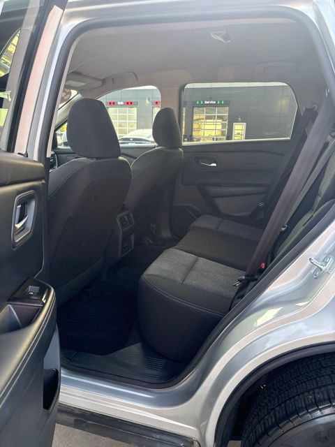Used 2025 Nissan Rogue SV AWD/4WD image 6