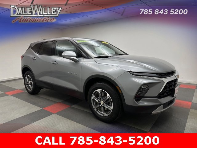 Used 2023 Chevrolet Blazer LT image 1