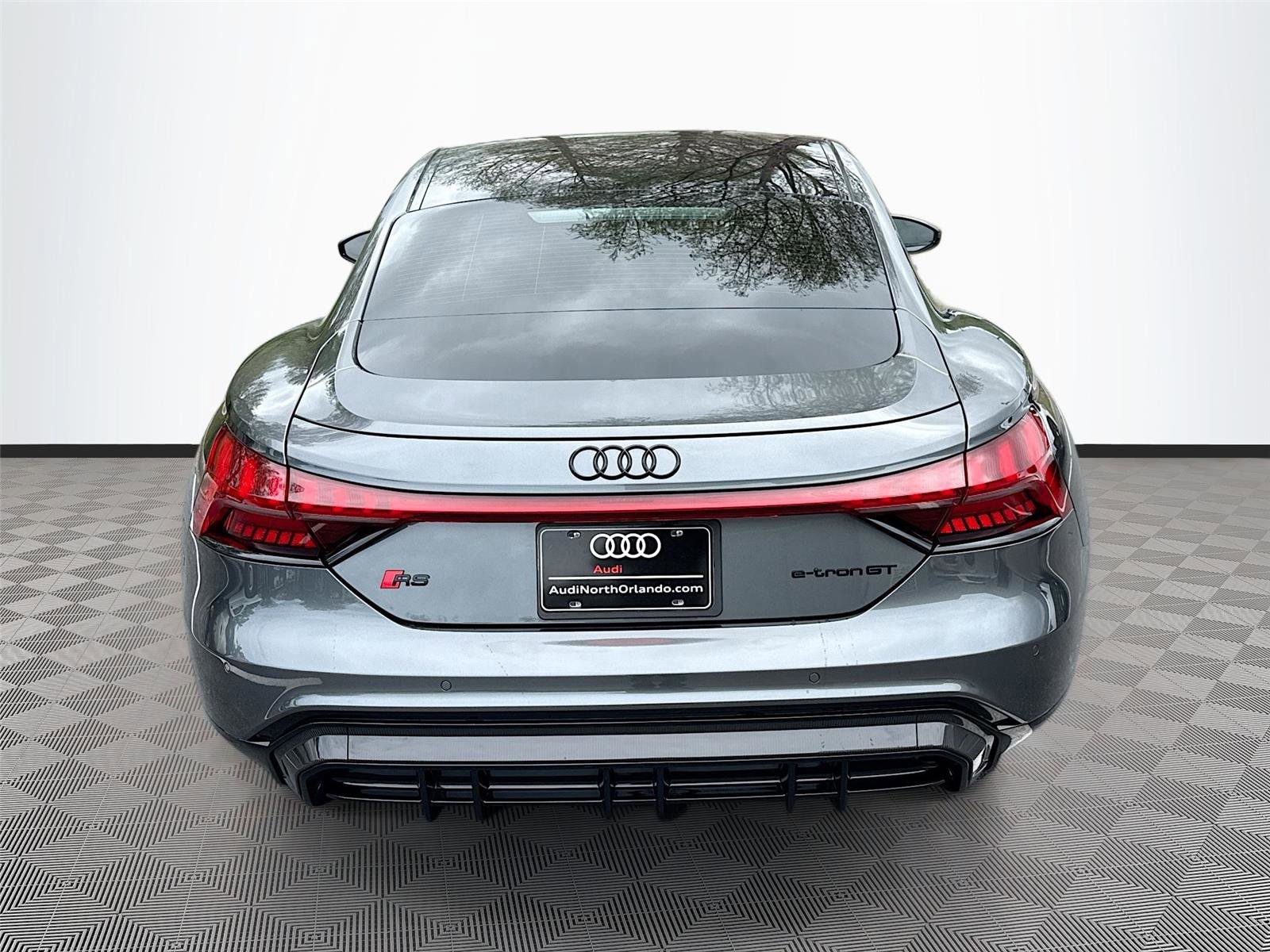 Used 2024 Audi RS e-tron GT w/ Carbon Performance Package AWD/4WD image 6