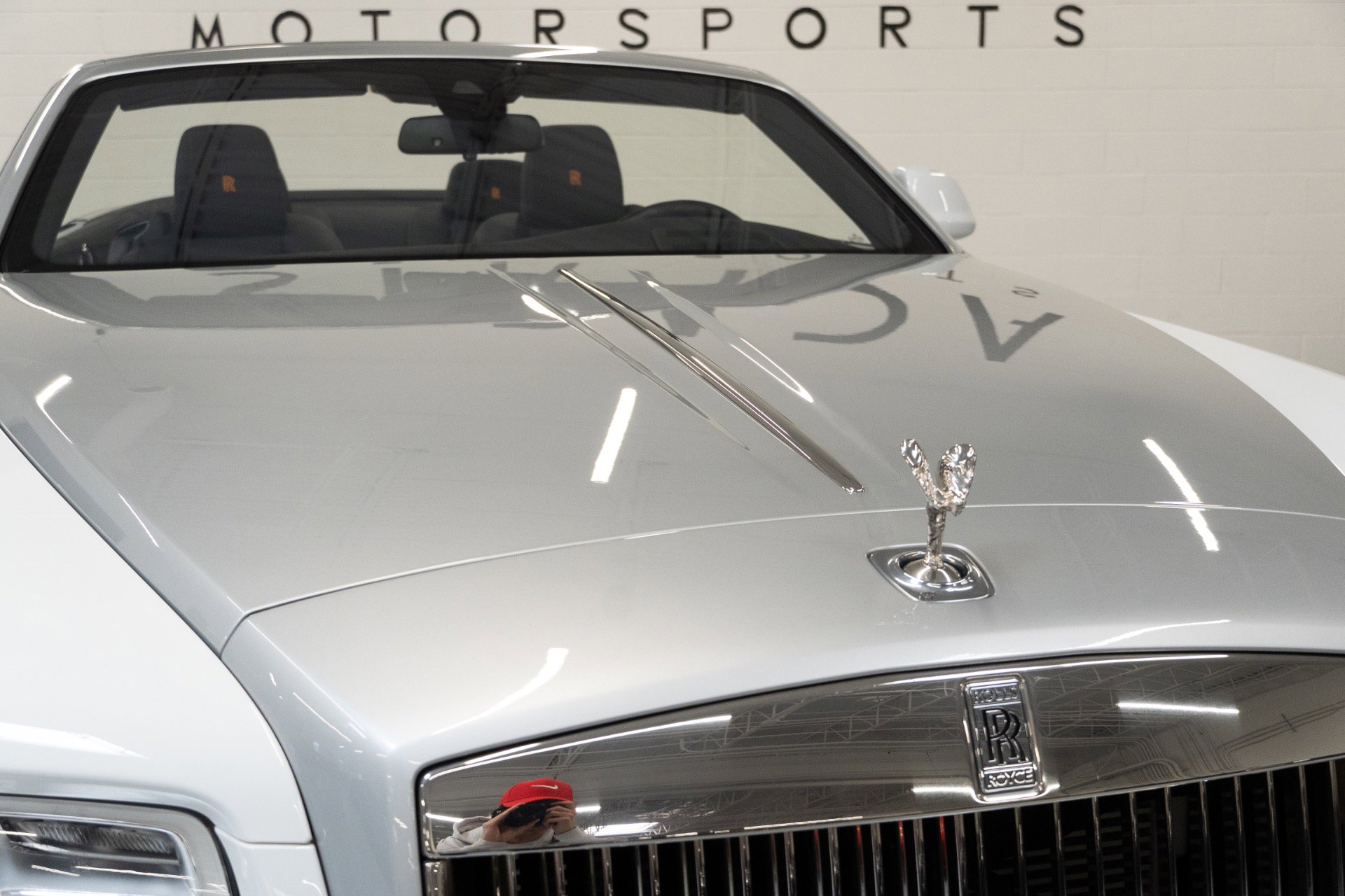 Used 2020 Rolls-Royce Dawn image 5