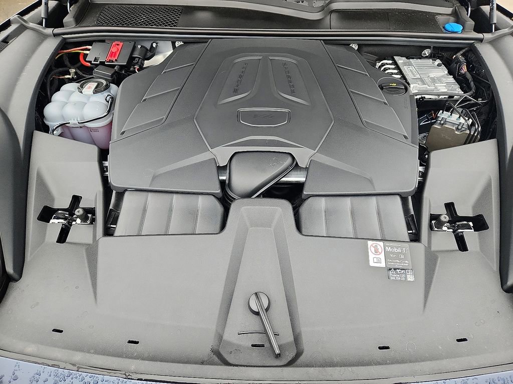 New 2025 Porsche Cayenne image 22