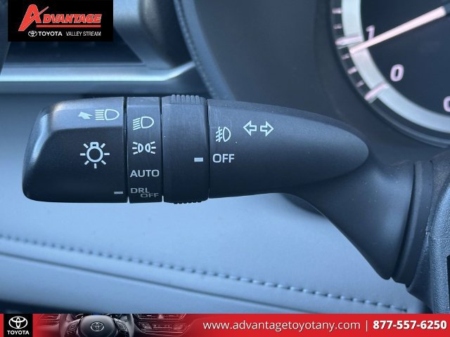 Used 2023 Toyota Highlander LE AWD/4WD image 26