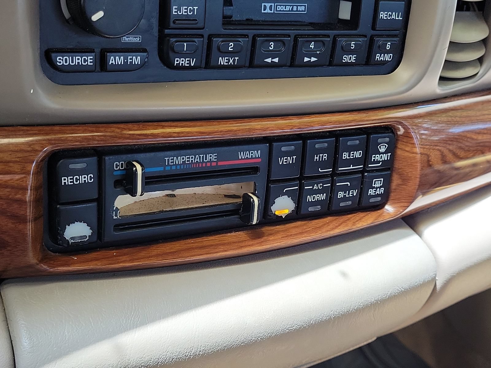 Used 2001 Buick Le Sabre Custom w/ Luxury Pkg FWD image 30