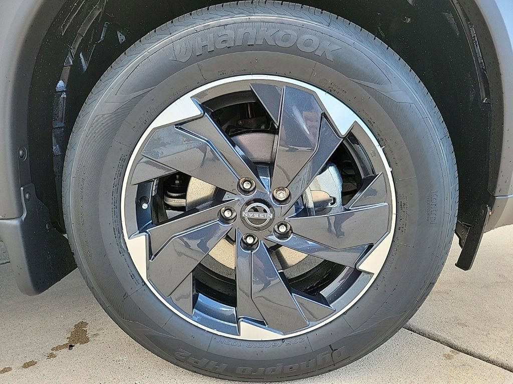 New 2026 Nissan Rogue SV image 9