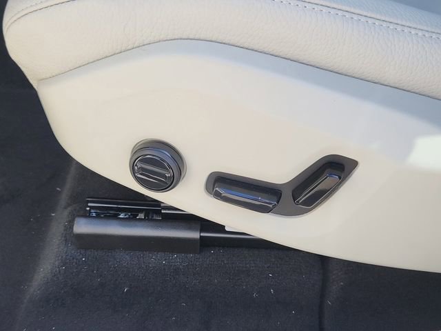 New 2025 Volvo XC60 B5 Core w/ Protection Package Premier image 8