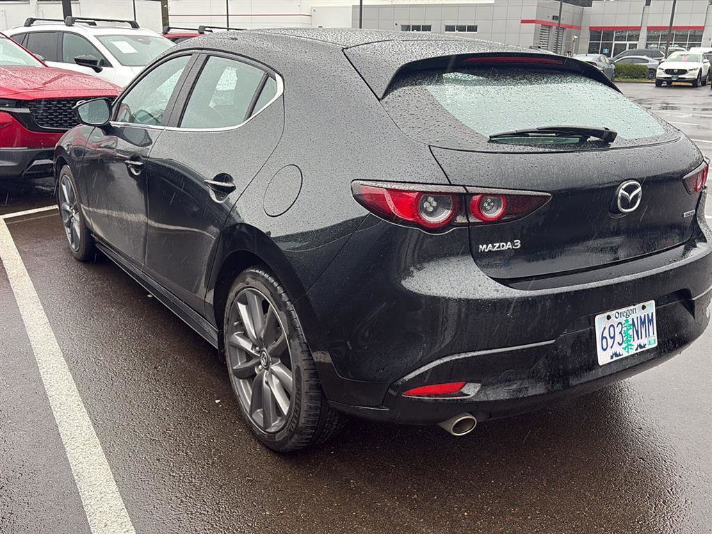 Used 2019 MAZDA MAZDA3 Hatchback image 2