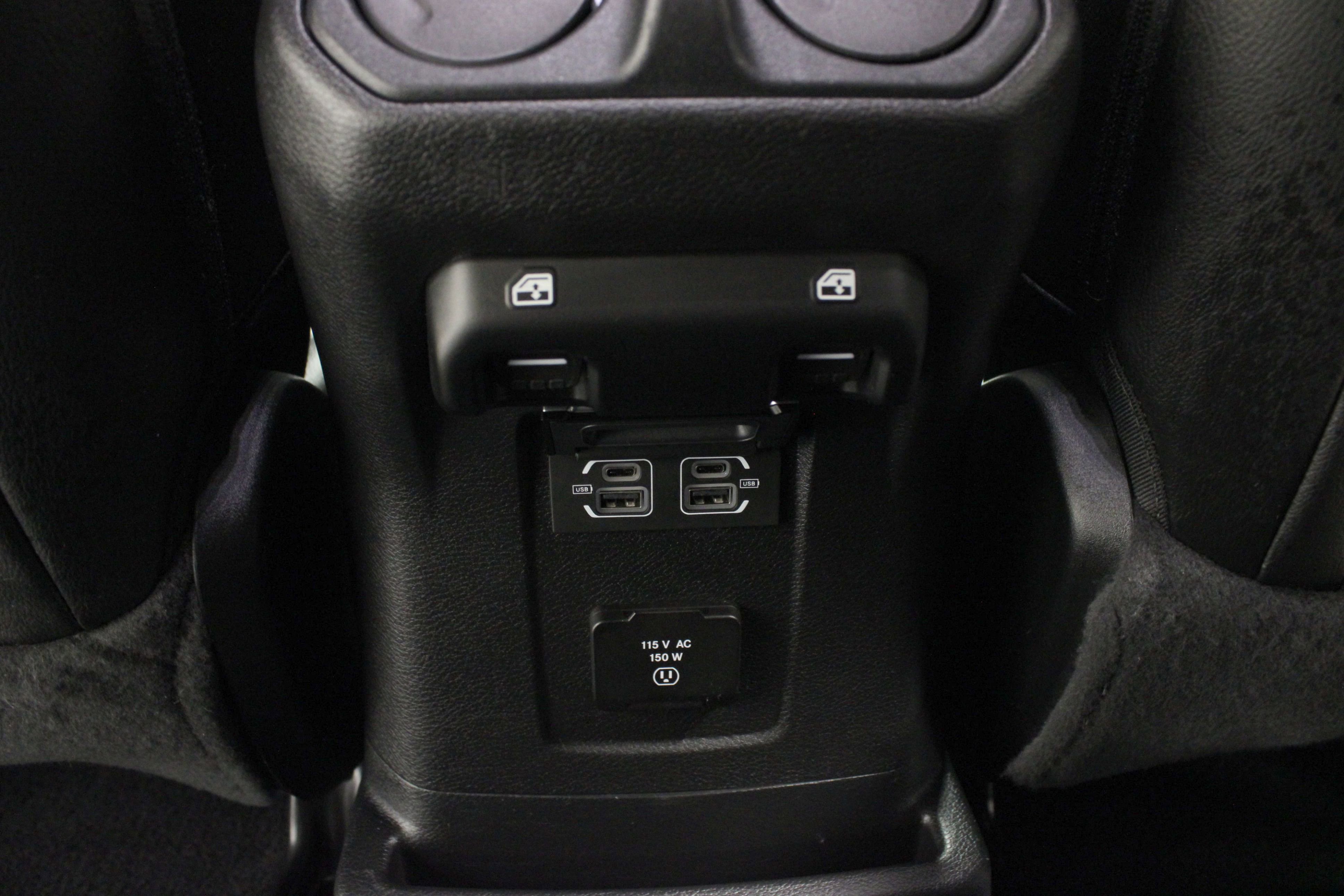 Used 2023 Jeep Wrangler Sahara image 16