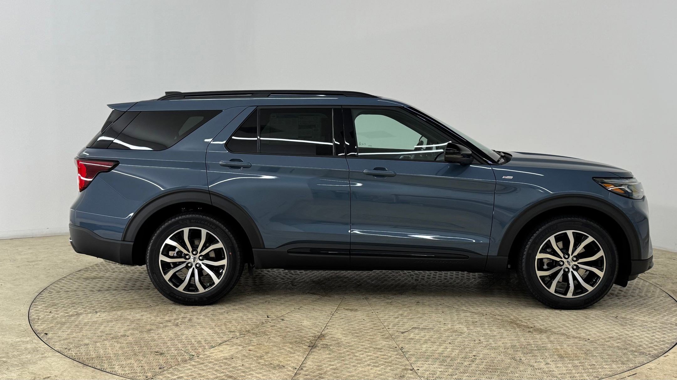 New 2026 Ford Explorer ST-Line w/ Premium Package image 8