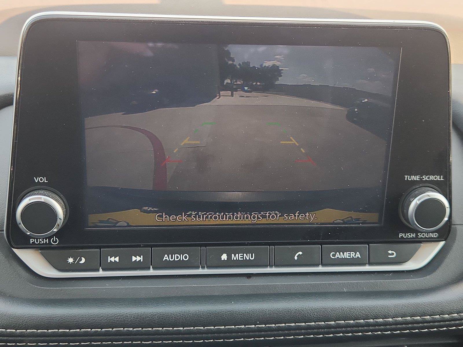 Used 2023 Nissan Rogue SV FWD image 14