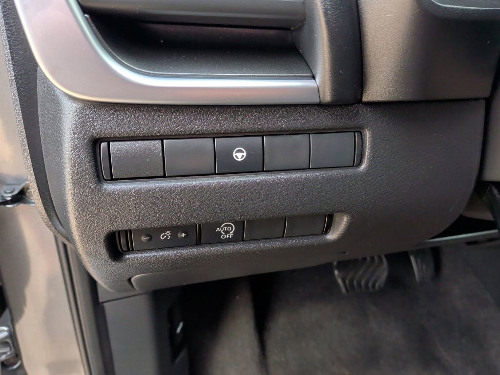 Used 2023 Nissan Rogue SV image 15