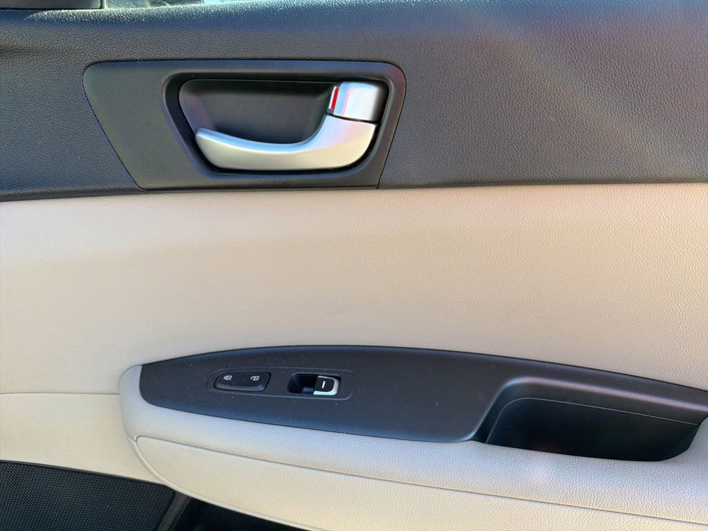 Used 2018 Kia Optima LX image 29