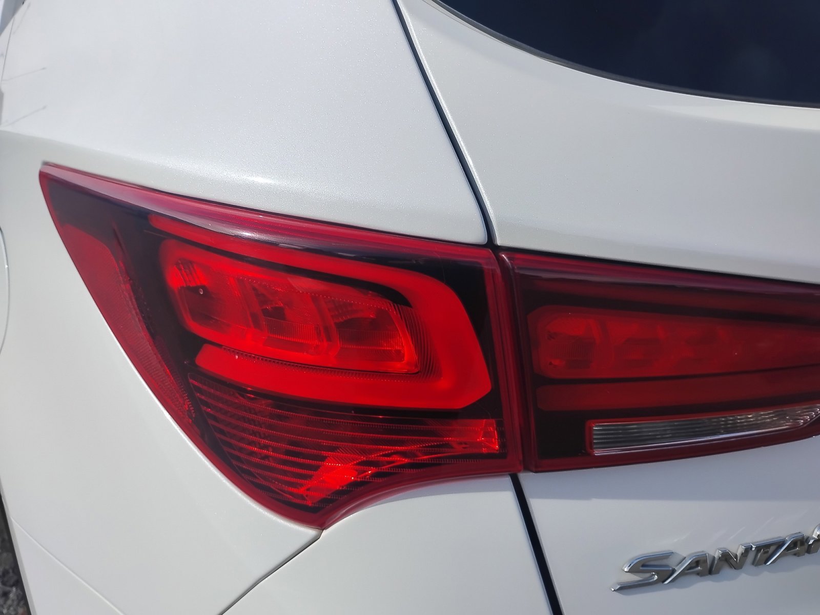 Used 2018 Hyundai Santa Fe Sport image 19