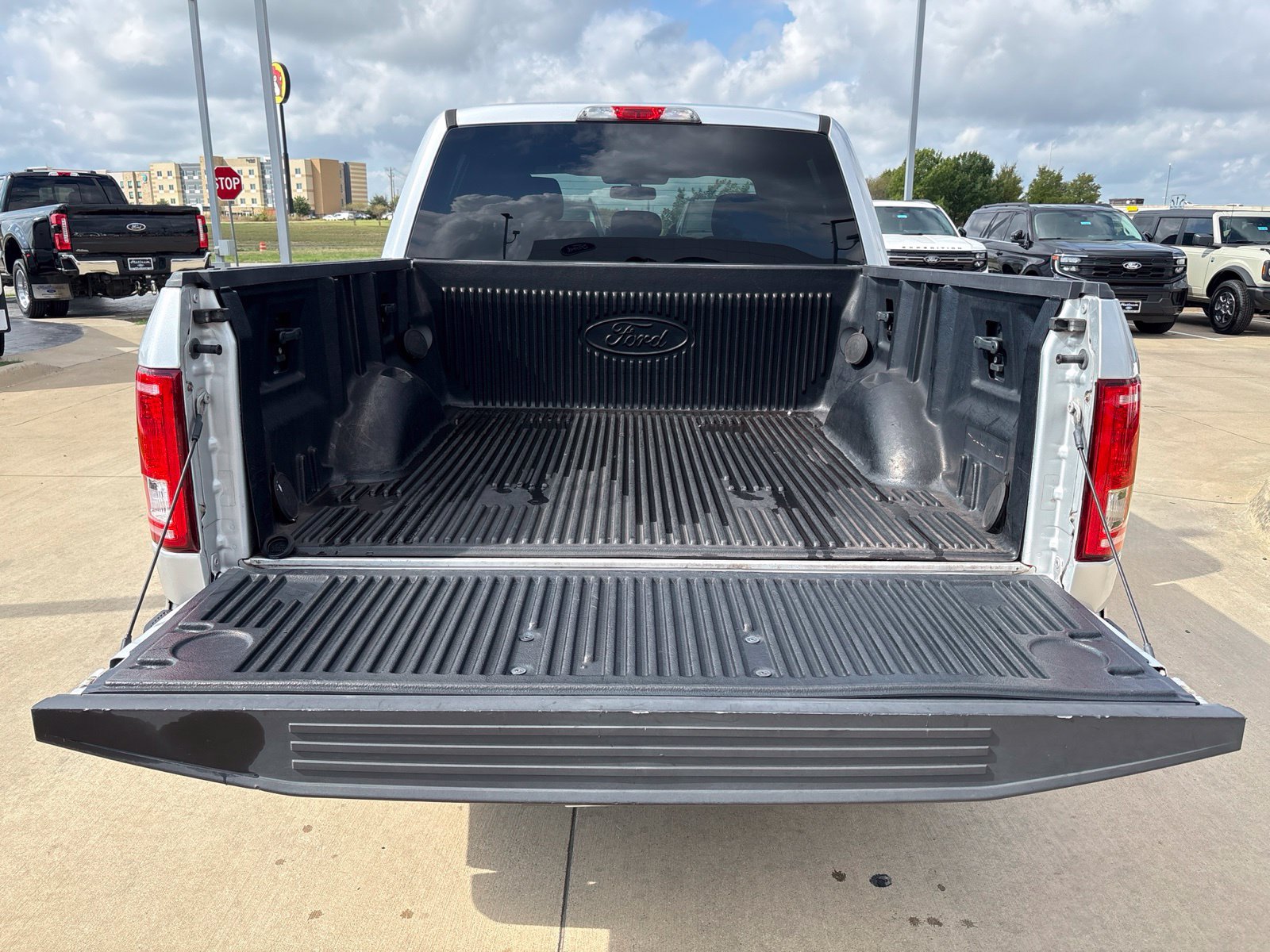 Used 2015 Ford F150 XLT w/ Equipment Group 301A Mid RWD image 5