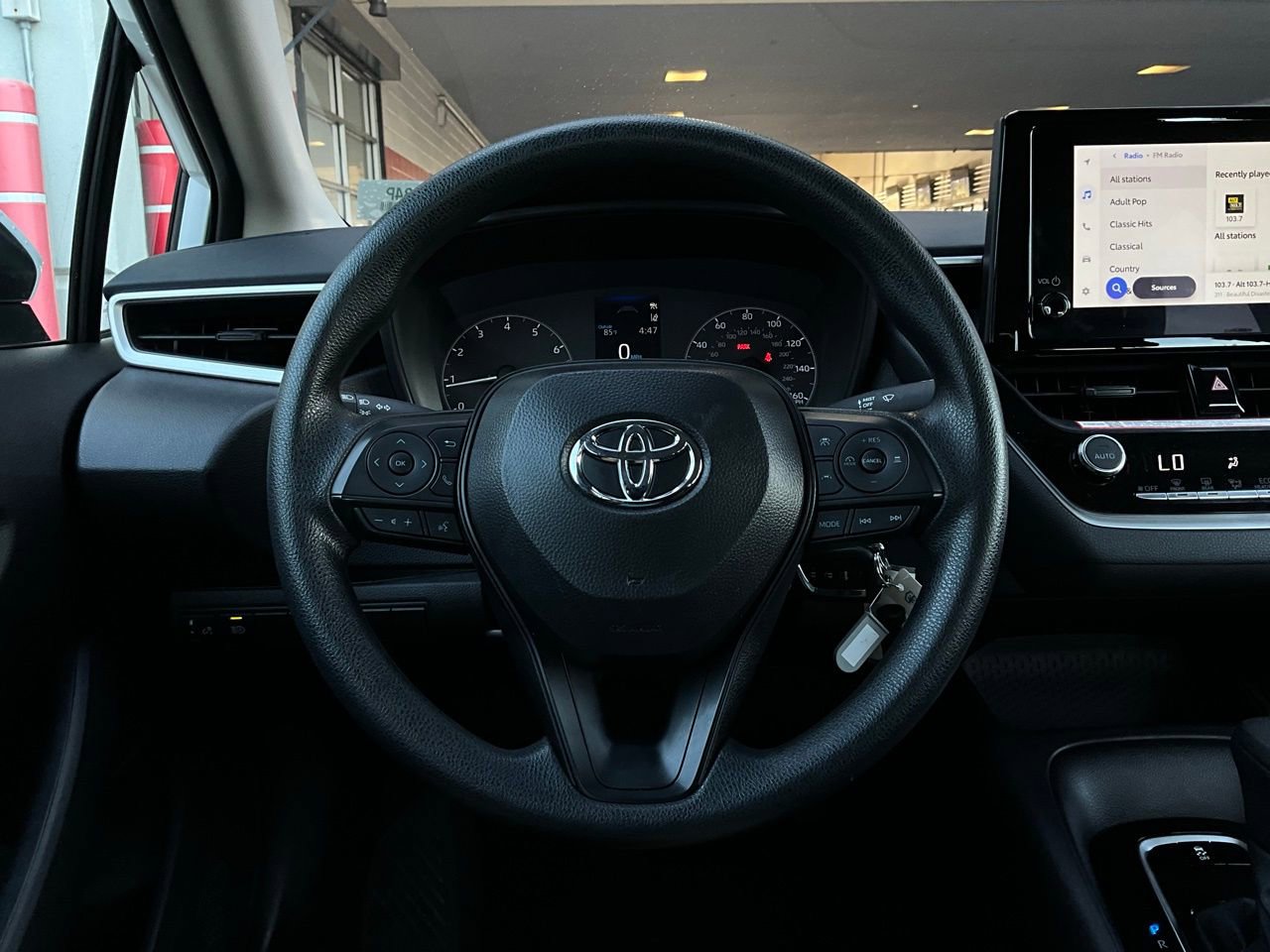 Used 2025 Toyota Corolla LE image 28