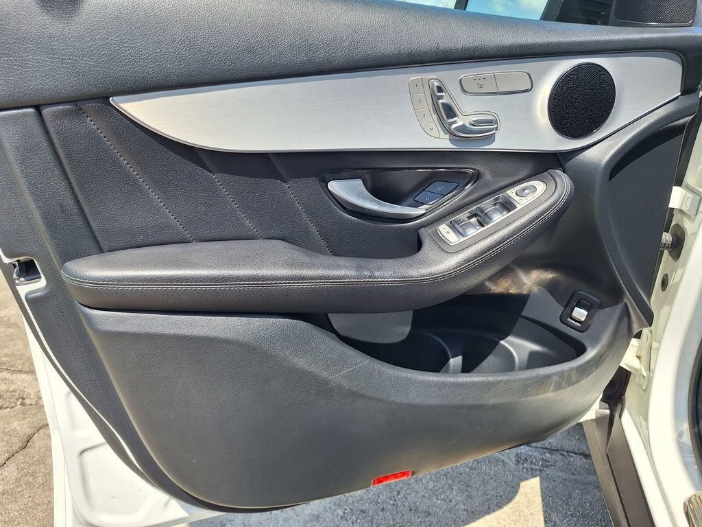 Used 2022 Mercedes-Benz GLC 300 image 29