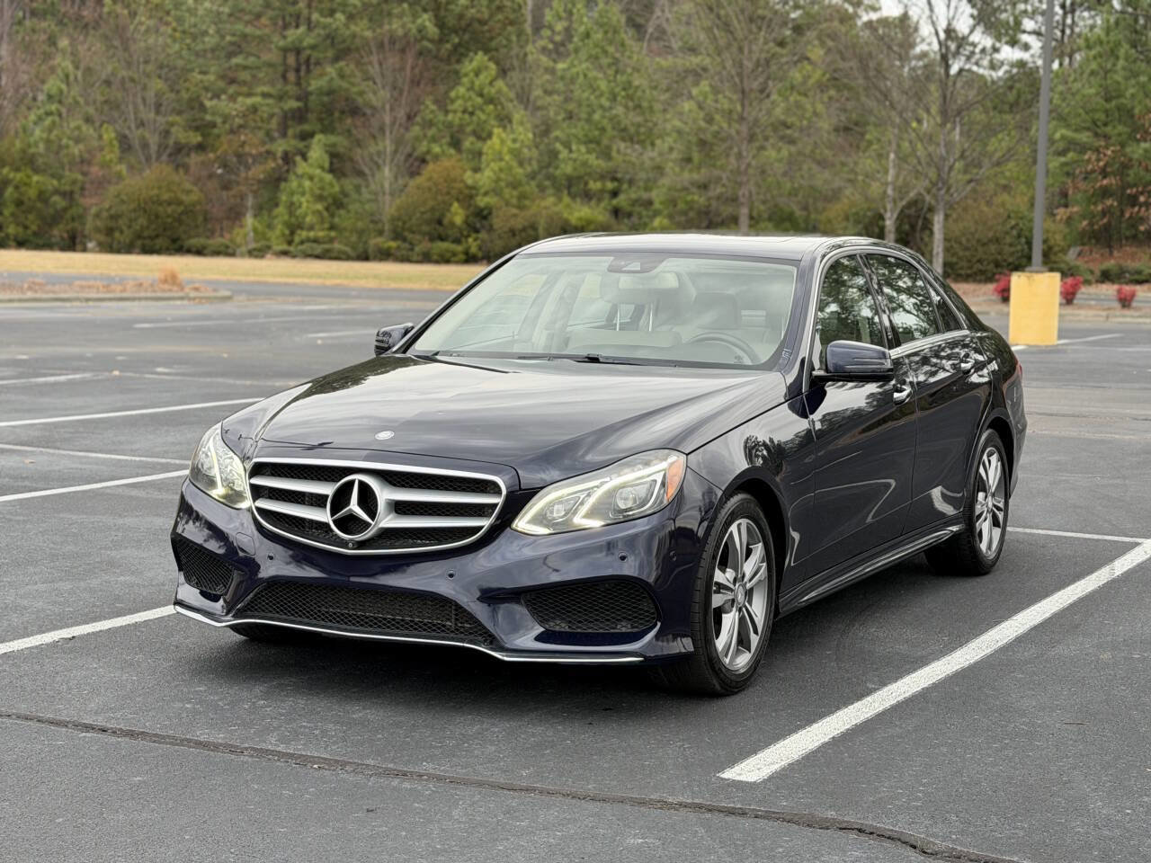 Used 2015 Mercedes-Benz E 350 E 350 4MATIC AWD 4dr Sedan image 3