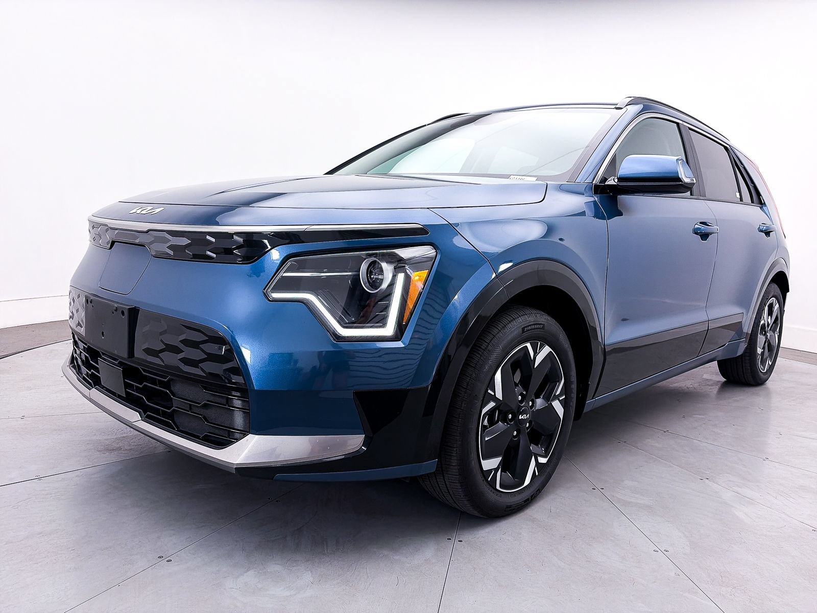 Certified 2024 Kia Niro Wind FWD image 12