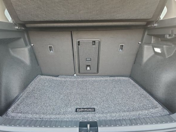 New 2026 Volkswagen Taos SE AWD/4WD image 32
