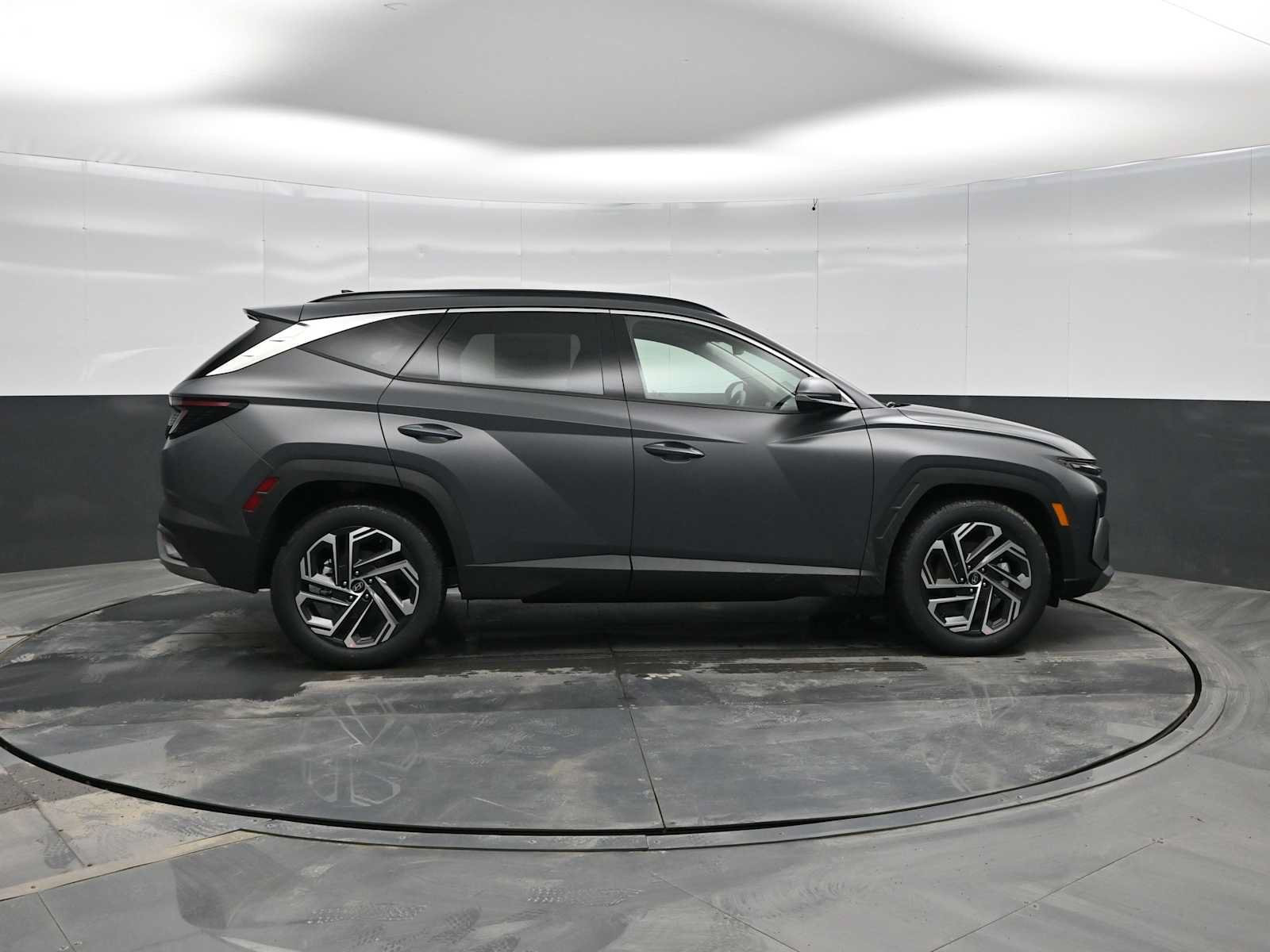 New 2026 Hyundai Tucson Limited FWD image 9