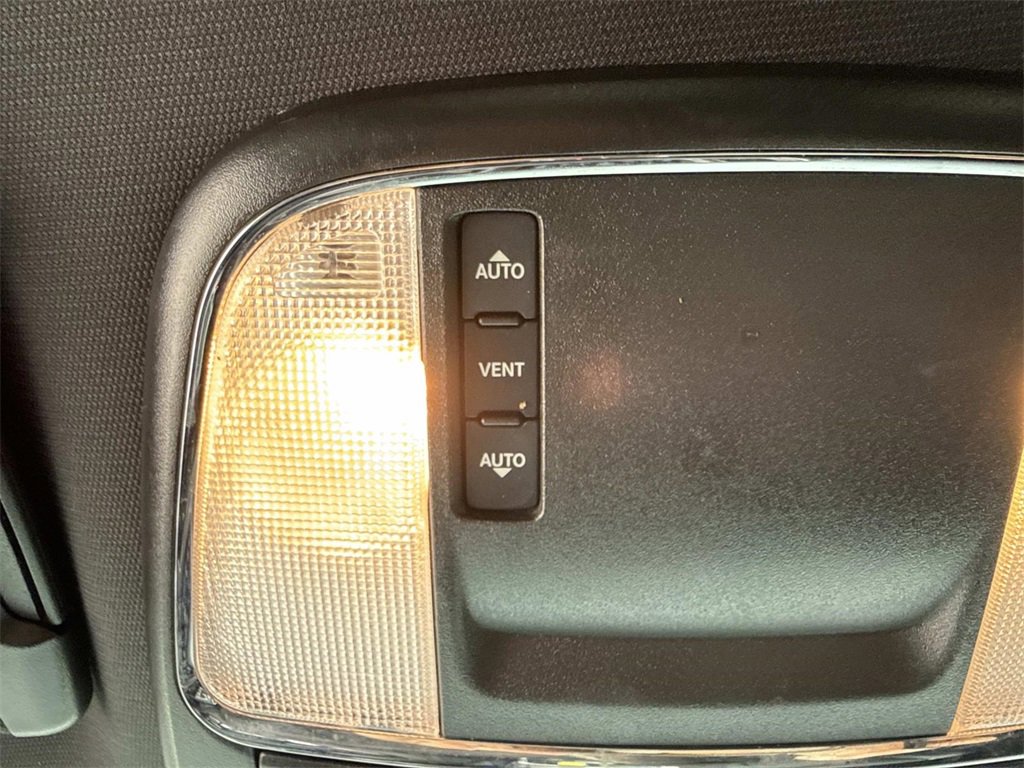 Used 2021 Dodge Charger SXT w/ Leather Interior Group image 21