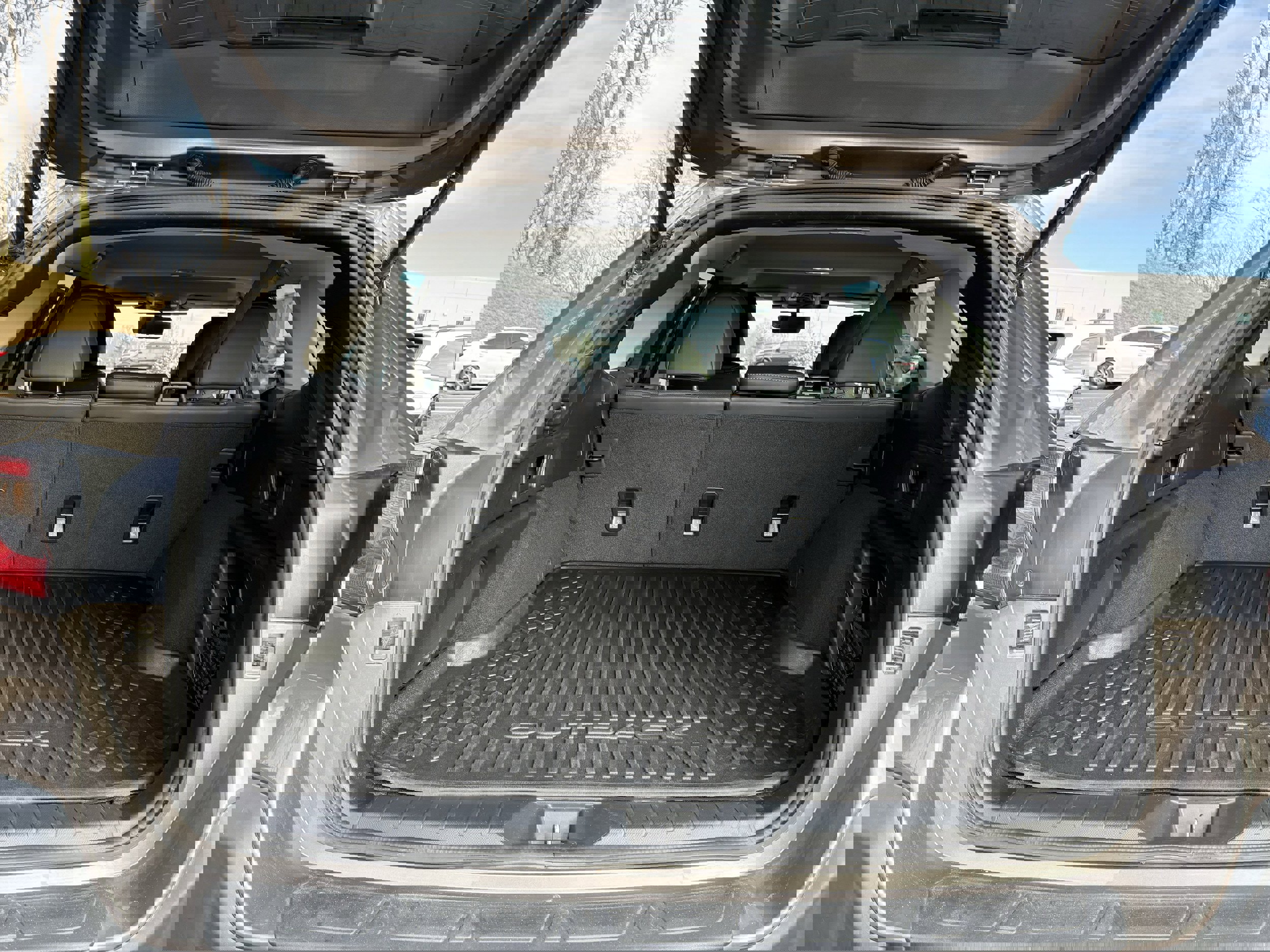 Used 2023 Subaru Outback Limited image 12