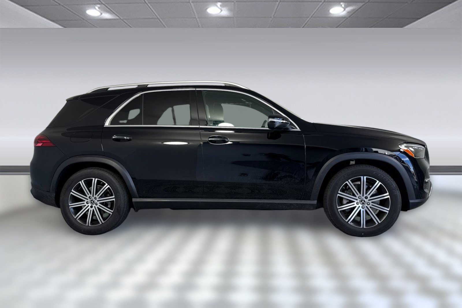 Used 2025 Mercedes-Benz GLE 350 4MATIC image 7