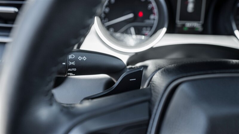 Used 2022 Toyota Camry SE w/ Convenience Package FWD image 25