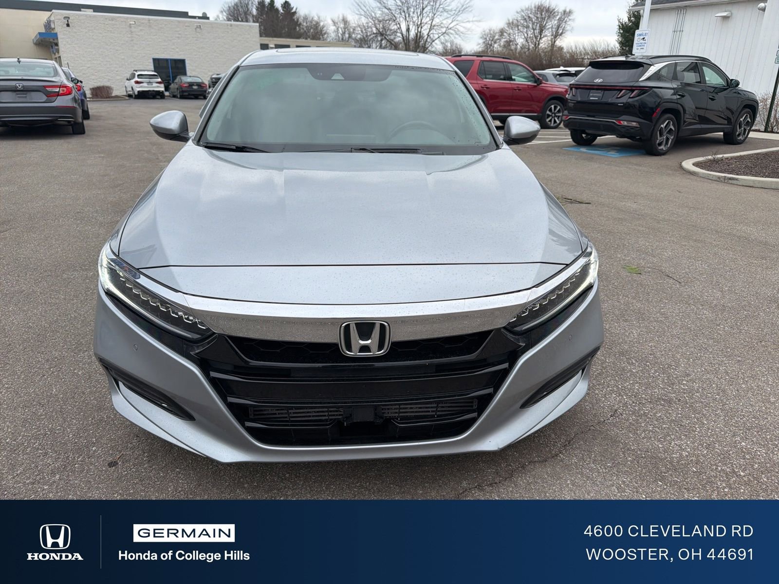 Used 2018 Honda Accord Touring image 2