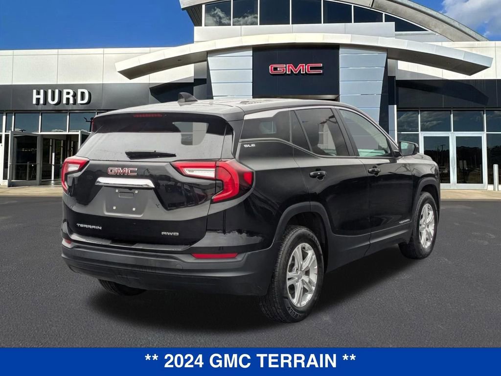 Used 2024 GMC Terrain SLE image 4