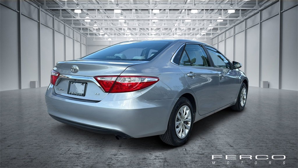 Used 2017 Toyota Camry LE image 5
