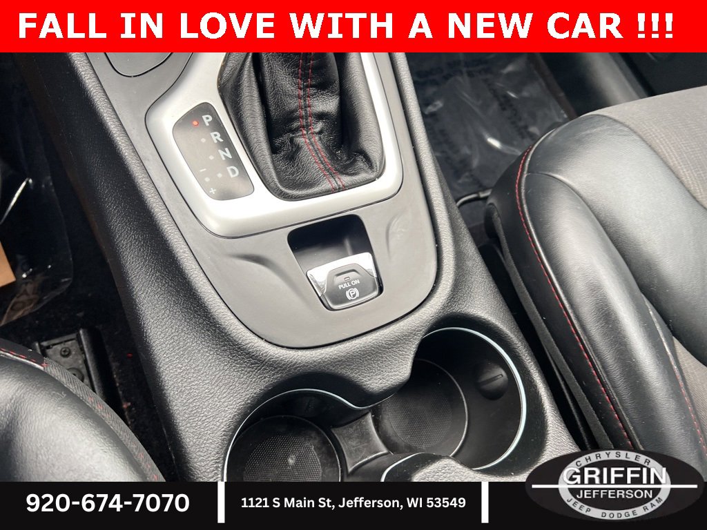 Used 2017 Jeep Cherokee Trailhawk w/ Cold Weather Group image 22