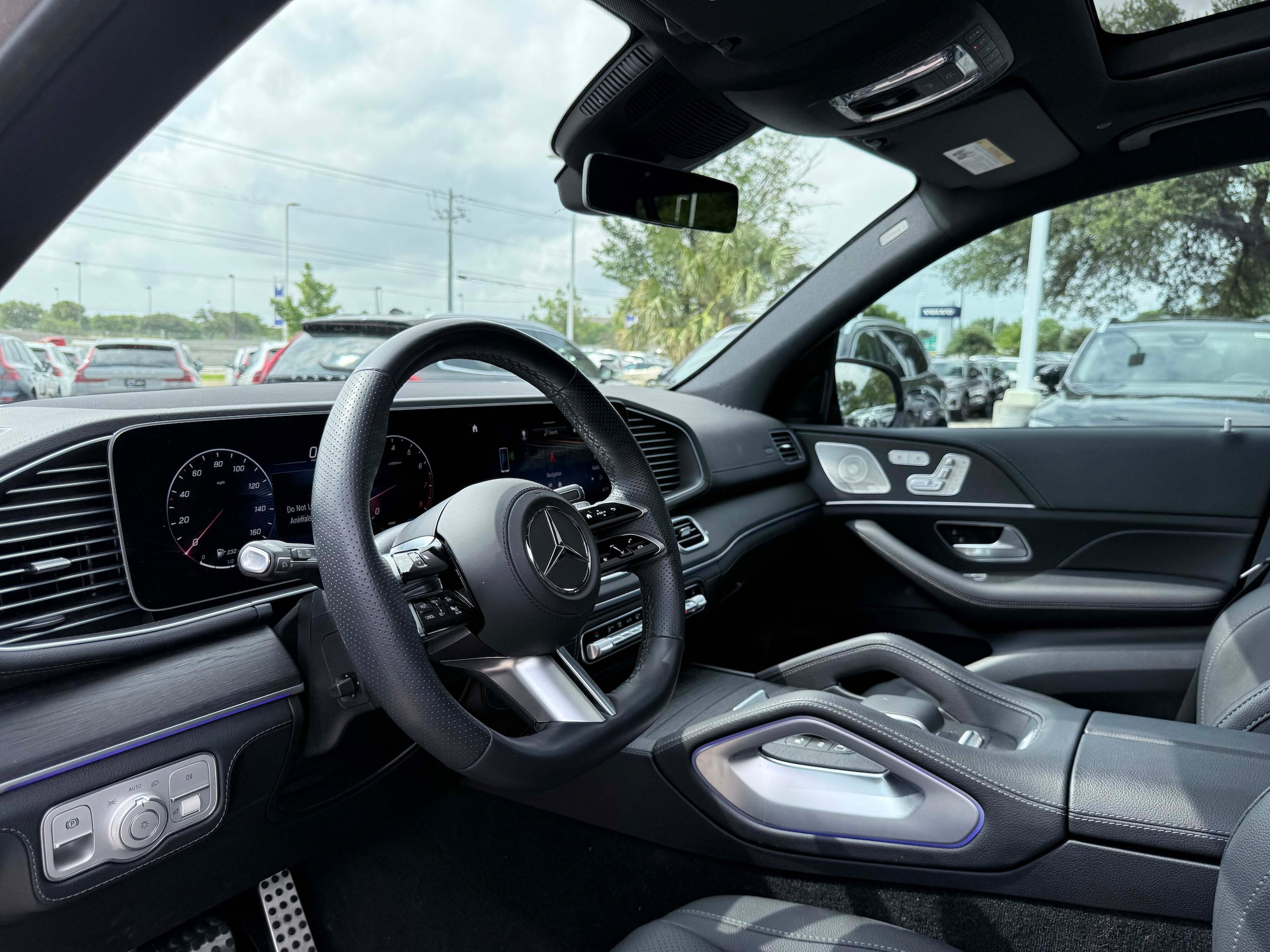 Used 2025 Mercedes-Benz GLS 450 4MATIC image 11