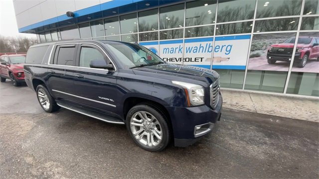 Used 2020 GMC Yukon XL SLT w/ Premium Edition image 2