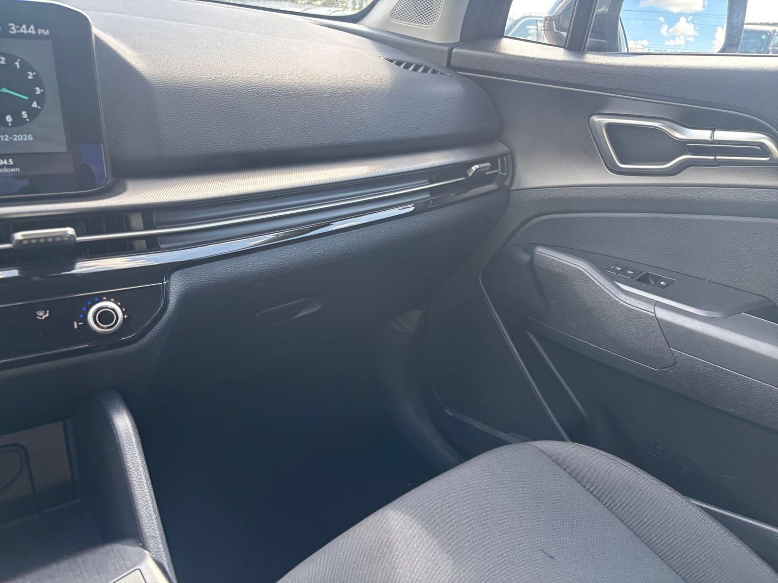 Used 2026 Kia Sportage LX FWD image 34