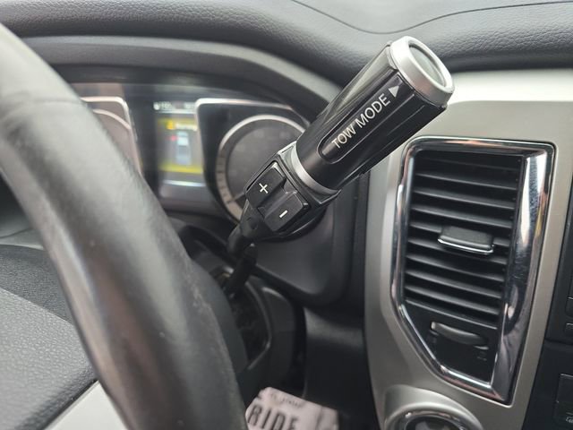 Used 2017 Nissan Titan SV image 23