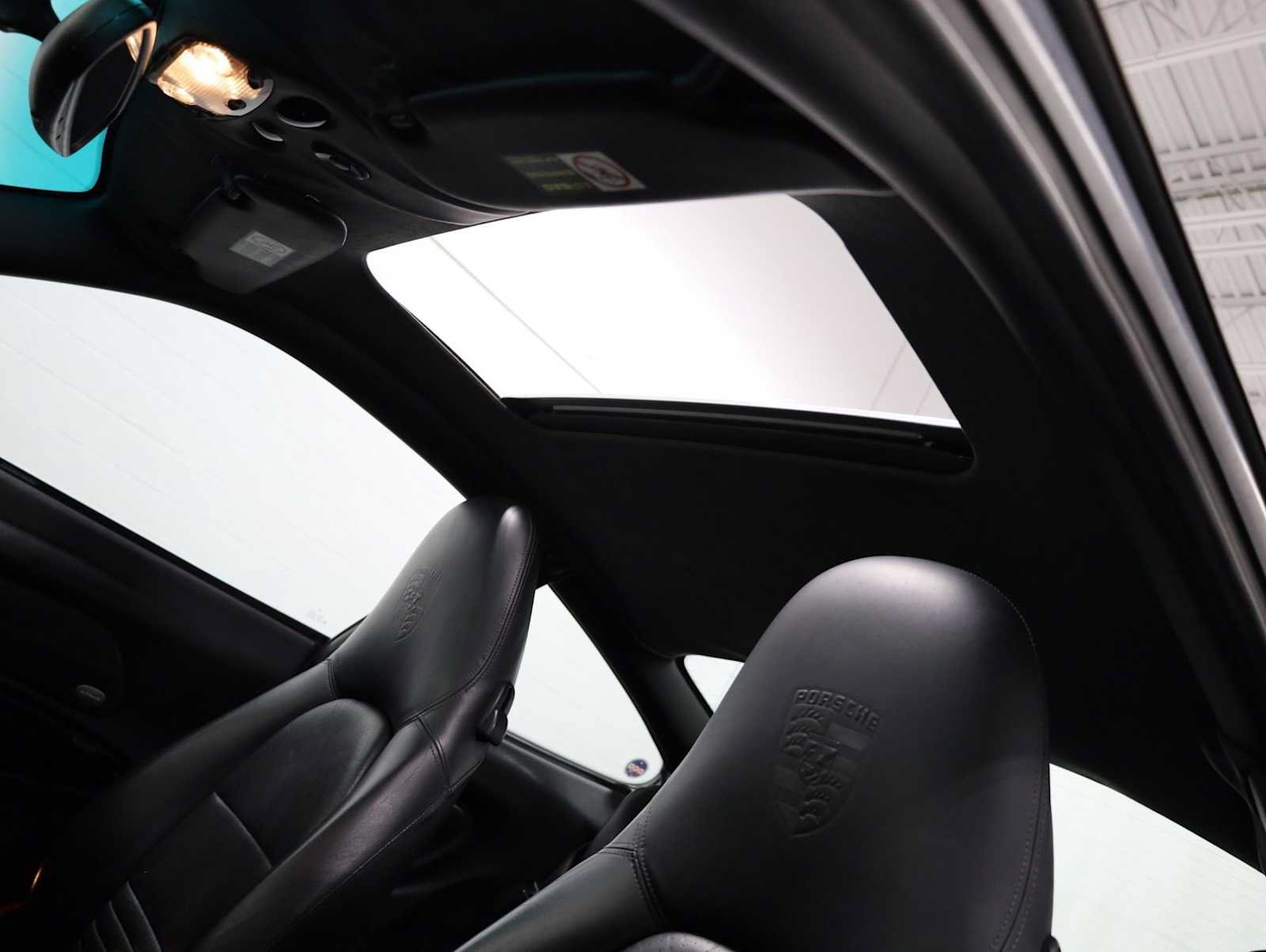 Used 2003 Porsche 911 Carrera RWD image 19