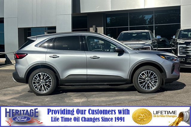New 2024 Ford Escape SE w/ PHEV Premium Package FWD image 3