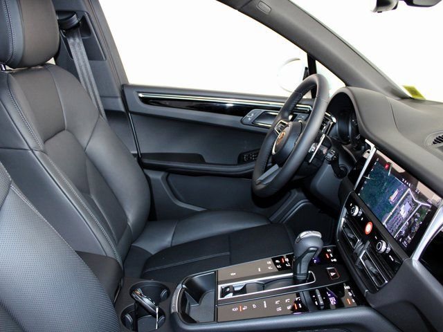 New 2026 Porsche Macan image 27