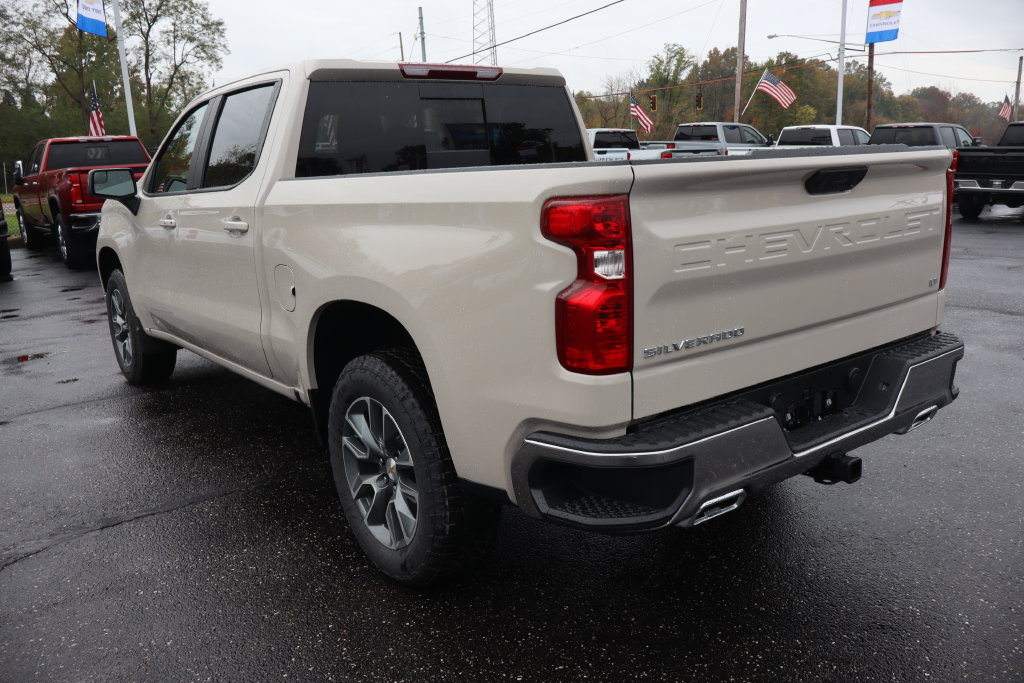 New 2026 Chevrolet Silverado 1500 LT w/ Z71 Off-Road Package AWD/4WD image 3