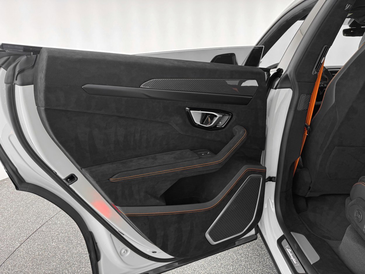 Used 2024 Lamborghini Urus Performante image 23