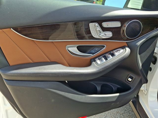 Used 2022 Mercedes-Benz GLC 300 4MATIC image 12