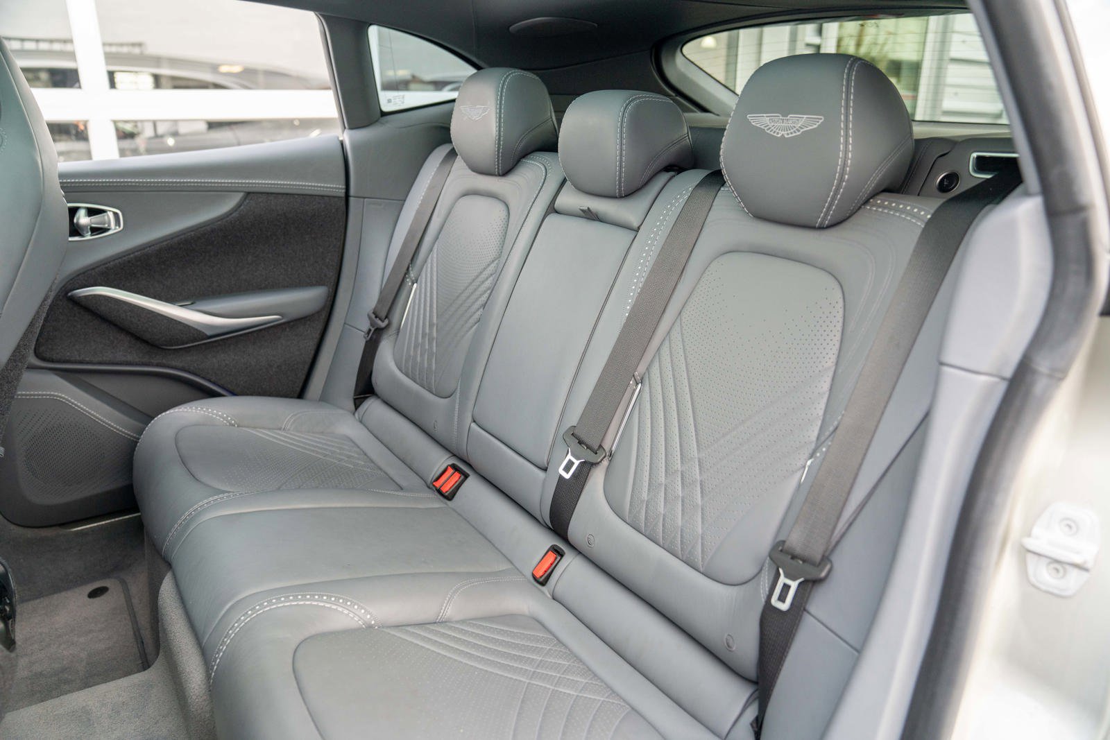 Used 2021 Aston Martin DBX image 29