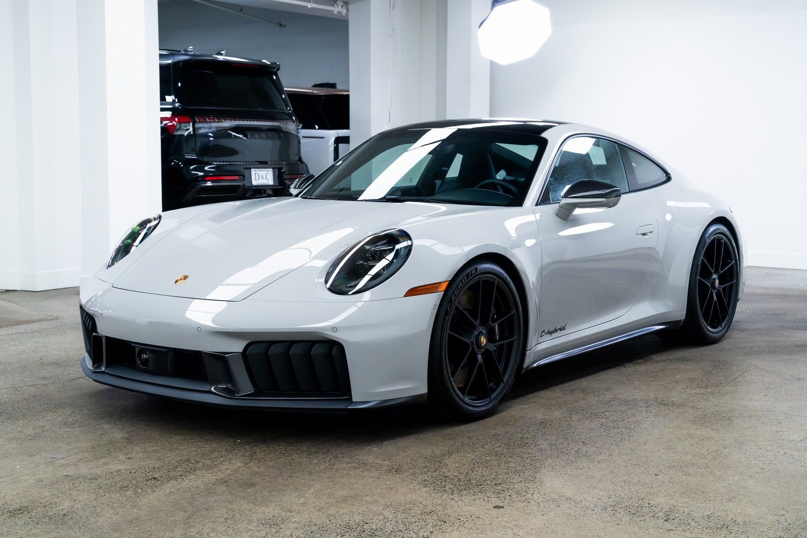 Used 2025 Porsche 911 Carrera 4 GTS image 3