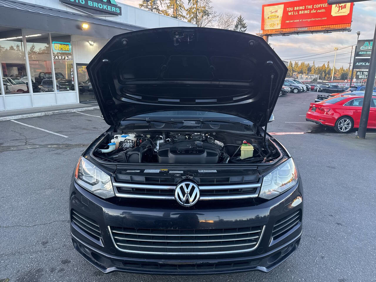 Used 2014 Volkswagen Touareg VR6 image 13