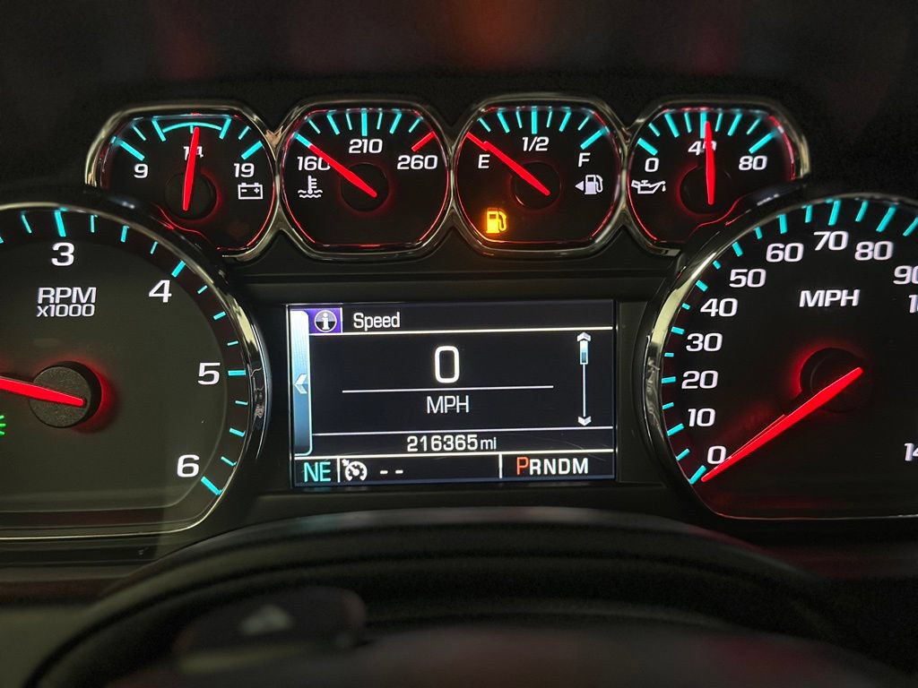 Used 2015 Chevrolet Suburban LTZ RWD image 5