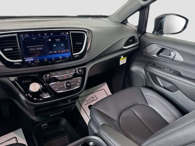 New 2027 Chrysler Pacifica Select FWD image 22
