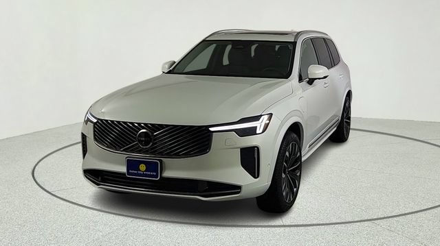 New 2026 Volvo XC90 T8 Plus w/ Protection Package AWD/4WD image 2
